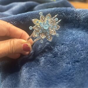 Elegant Silver and Blue Floral bracelet